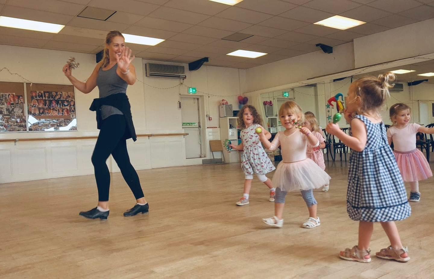 Children dancing with Miss Steph